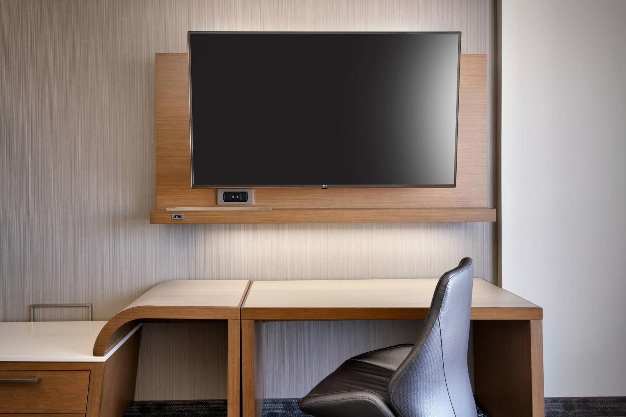 Courtyard By Marriott Hotel 3*